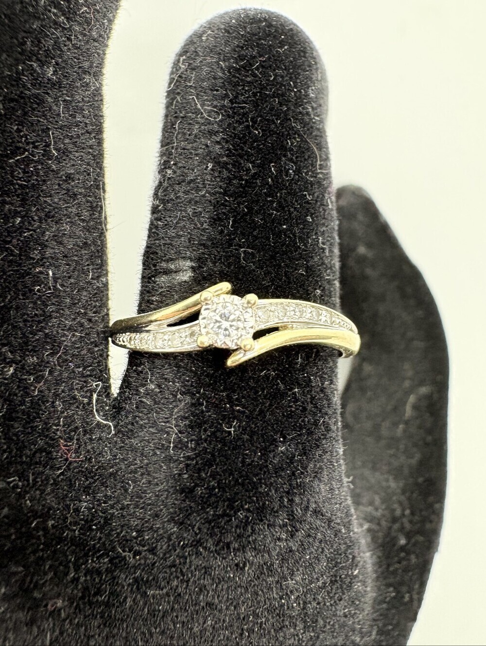0.10 CT. T.W. Diamond Promise Ring in 10K Gold